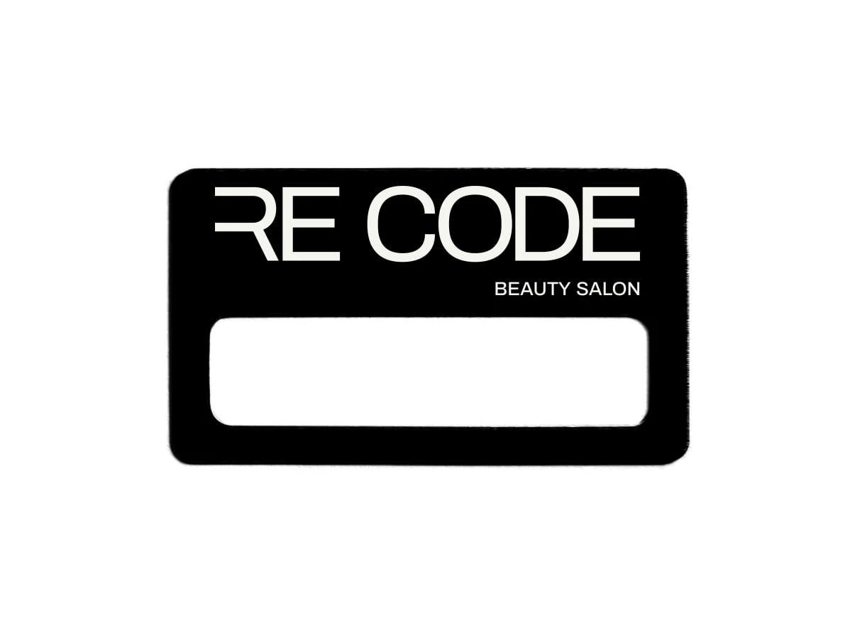 Глянцеві чорні бейджі для «Re Code Beauty Salon»